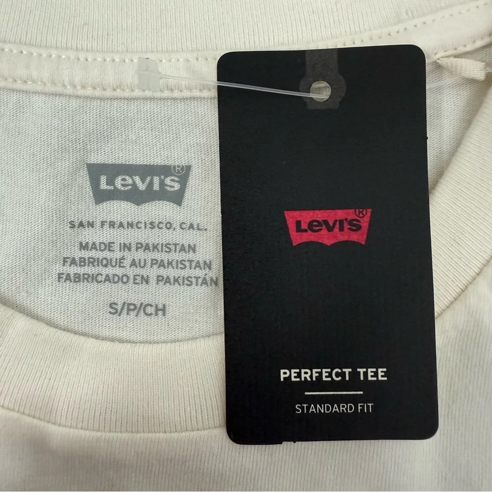 Women’s Levi’s Perfect T-Shirt Moody Spot The Tab Cowboy Boots Graphic Small - Picture 9 of 16